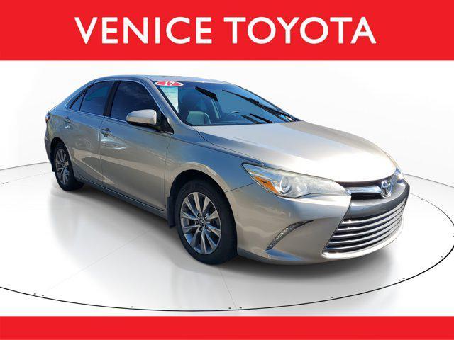 Photo of 2017 White Toyota Camry
