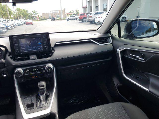 Photo of 2022 Silver Sky Metallic Toyota RAV4