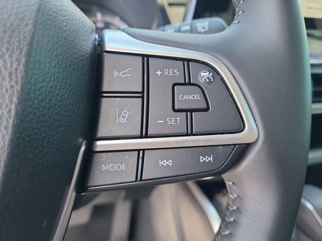 Photo of 2024 Moon Dust Toyota Highlander