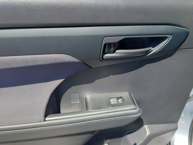 Photo of 2024 Moon Dust Toyota Highlander