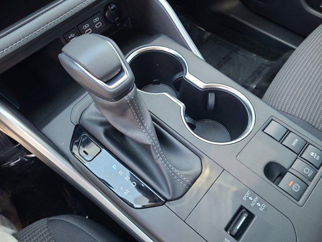 Photo of 2024 Moon Dust Toyota Highlander