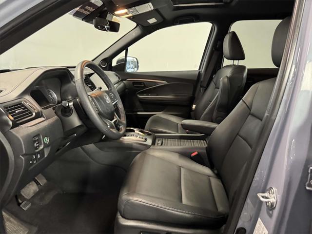 Photo of 2022 Gray Honda Passport