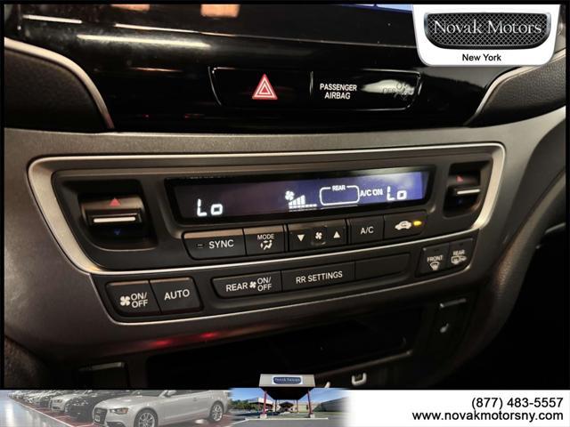 Photo of 2022 Gray Honda Passport