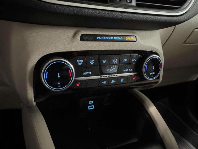Photo of 2022 Star White Metallic Tri-Coat Ford Escape