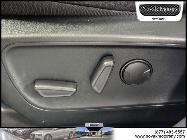 Photo of 2022 Star White Metallic Tri-Coat Ford Escape