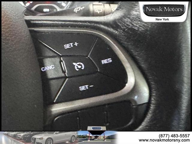 Photo of 2021 Alpine White Clearcoat Jeep Renegade