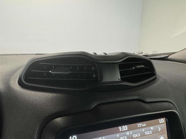 Photo of 2021 Alpine White Clearcoat Jeep Renegade