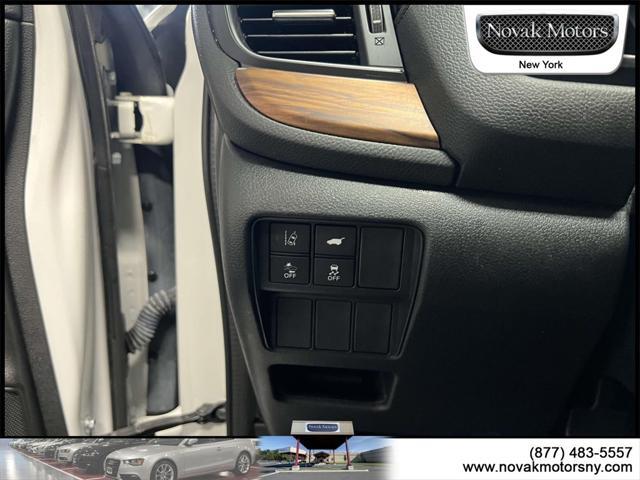 Photo of 2022 White Honda CR-V
