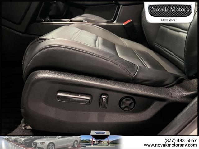 Photo of 2022 White Honda CR-V