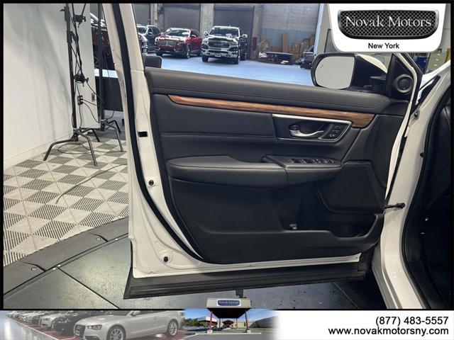 Photo of 2022 White Honda CR-V