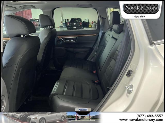 Photo of 2022 White Honda CR-V
