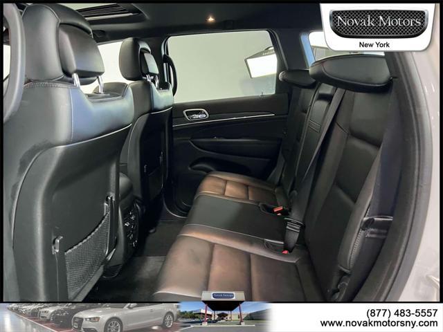 Photo of 2022 Bright White Clearcoat Jeep Grand Cherokee