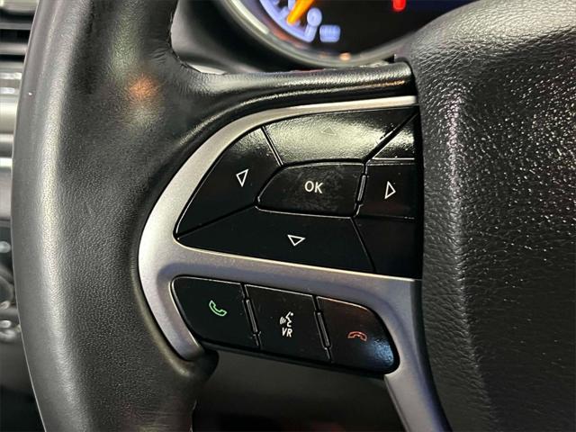 Photo of 2022 Bright White Clearcoat Jeep Grand Cherokee