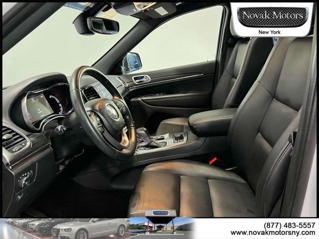 Photo of 2022 Bright White Clearcoat Jeep Grand Cherokee
