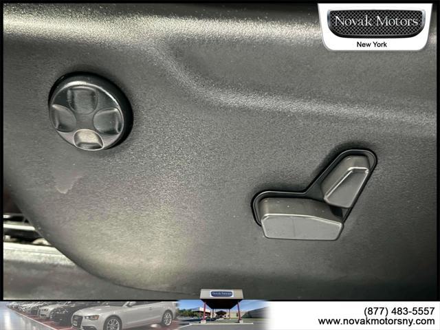 Photo of 2022 Bright White Clearcoat Jeep Grand Cherokee