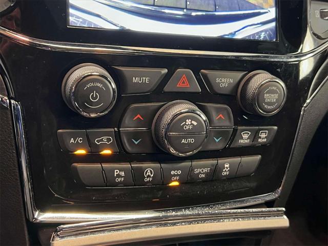 Photo of 2022 Bright White Clearcoat Jeep Grand Cherokee