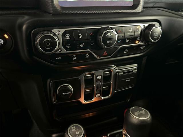 Photo of 2022 Silver Zynith Clearcoat Jeep Wrangler Unlimited