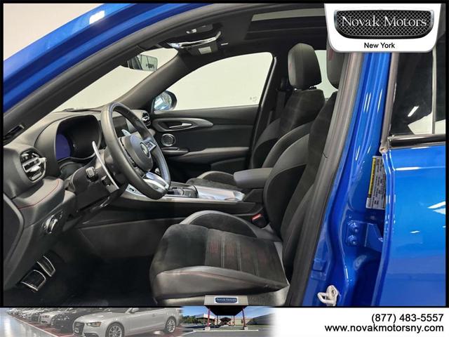 Photo of 2024 Blu Bayou Dodge Hornet