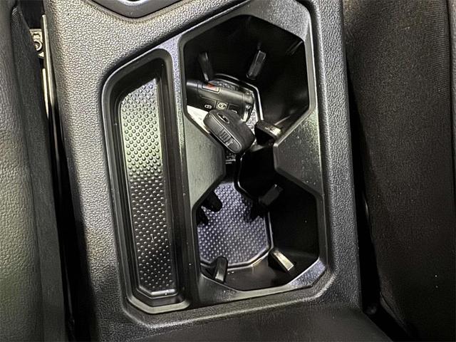 Photo of 2022 Gray Volkswagen Tiguan