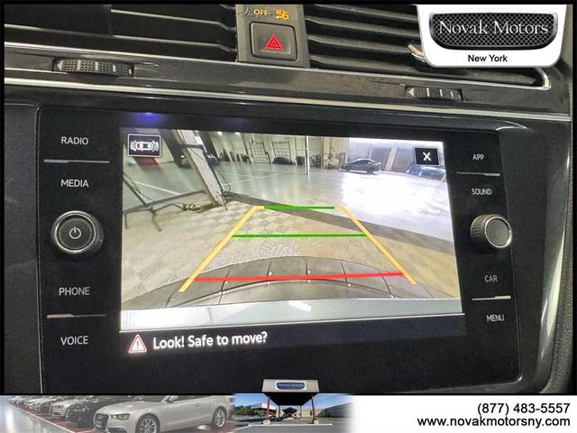 Photo of 2022 Gray Volkswagen Tiguan
