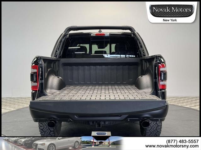 Photo of 2022 Diamond Black Crystal Pearlcoat RAM 1500