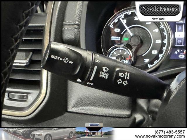 Photo of 2022 Diamond Black Crystal Pearlcoat RAM 1500