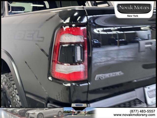 Photo of 2022 Diamond Black Crystal Pearlcoat RAM 1500
