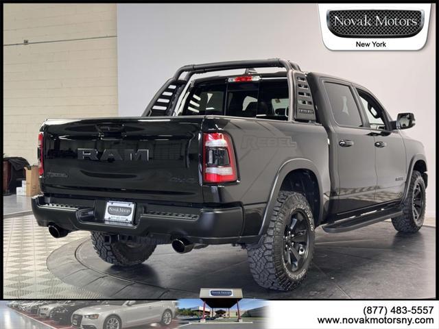 Photo of 2022 Diamond Black Crystal Pearlcoat RAM 1500