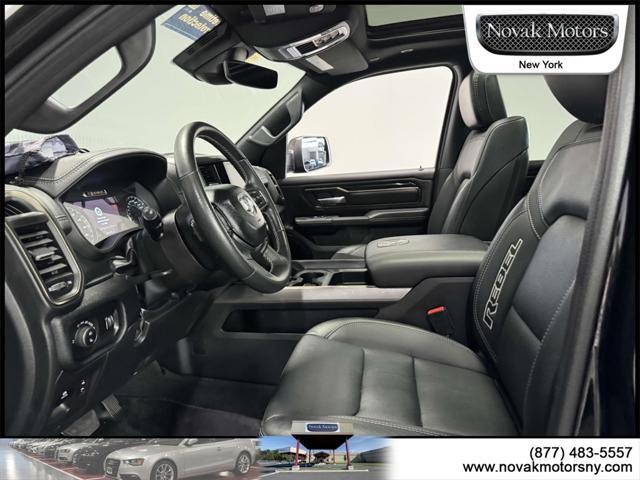 Photo of 2022 Diamond Black Crystal Pearlcoat RAM 1500