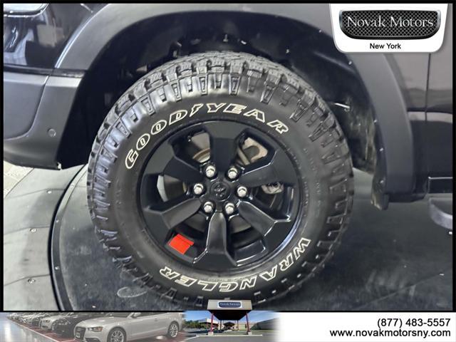 Photo of 2022 Diamond Black Crystal Pearlcoat RAM 1500