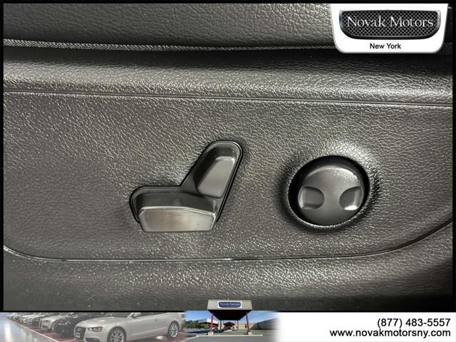 Photo of 2022 Diamond Black Crystal Pearlcoat RAM 1500