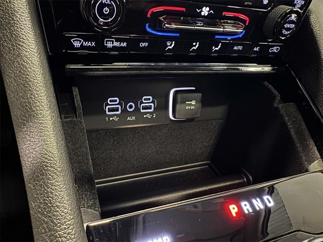 Photo of 2022 Velvet Red Pearlcoat Jeep Grand Cherokee