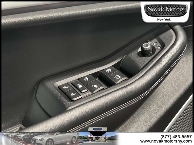Photo of 2022 Velvet Red Pearlcoat Jeep Grand Cherokee