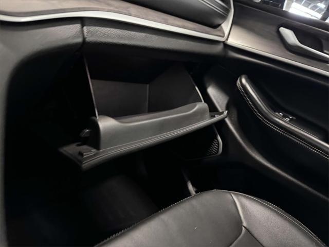 Photo of 2022 Velvet Red Pearlcoat Jeep Grand Cherokee