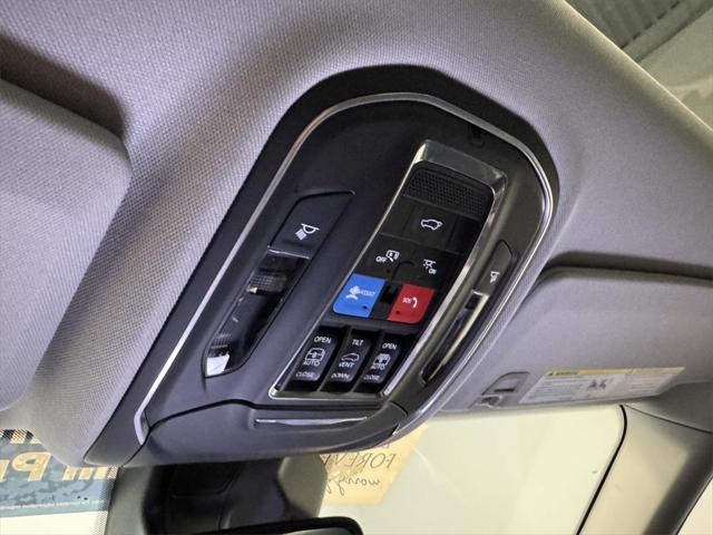 Photo of 2022 Velvet Red Pearlcoat Jeep Grand Cherokee