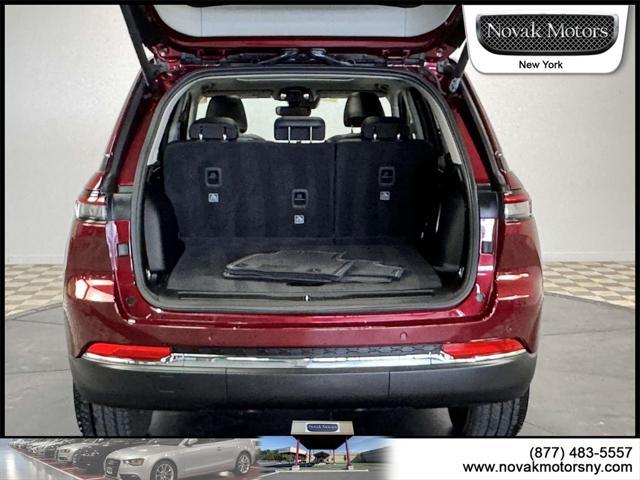 Photo of 2022 Velvet Red Pearlcoat Jeep Grand Cherokee