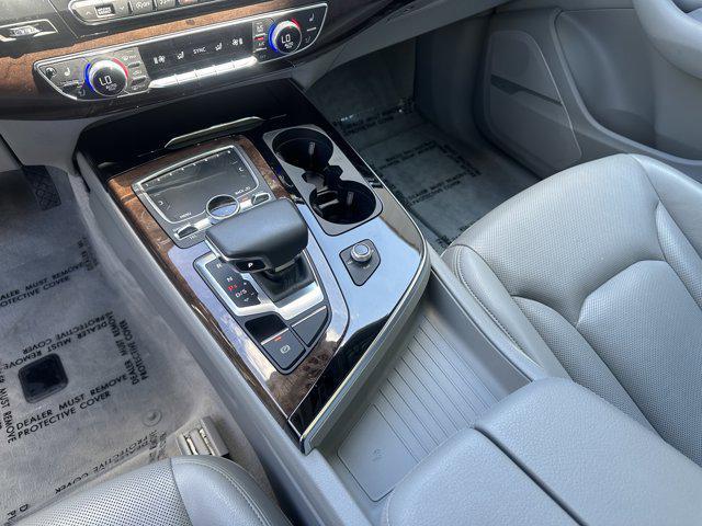 Photo of 2019 Samurai Gray Metallic Audi Q7