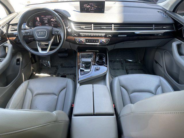 Photo of 2019 Samurai Gray Metallic Audi Q7