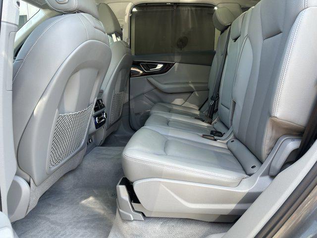 Photo of 2019 Samurai Gray Metallic Audi Q7