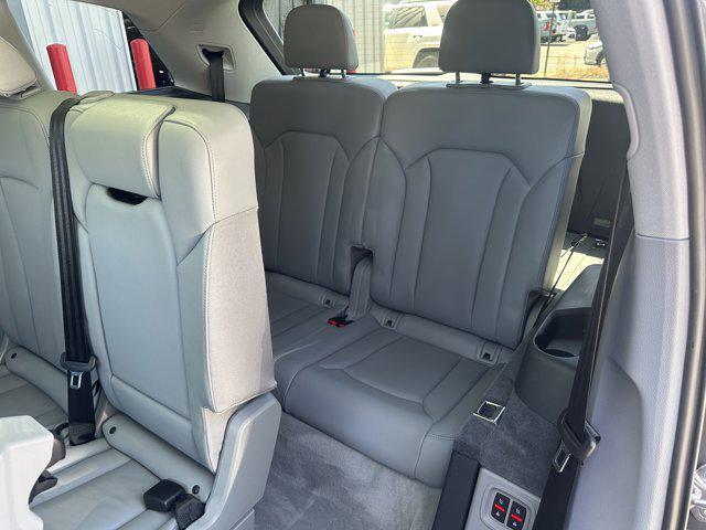 Photo of 2019 Samurai Gray Metallic Audi Q7