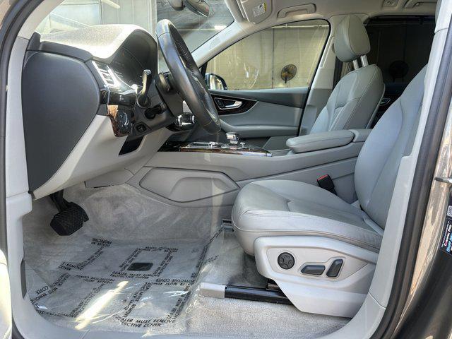 Photo of 2019 Samurai Gray Metallic Audi Q7