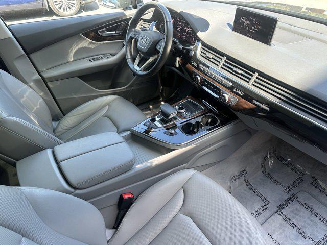 Photo of 2019 Samurai Gray Metallic Audi Q7