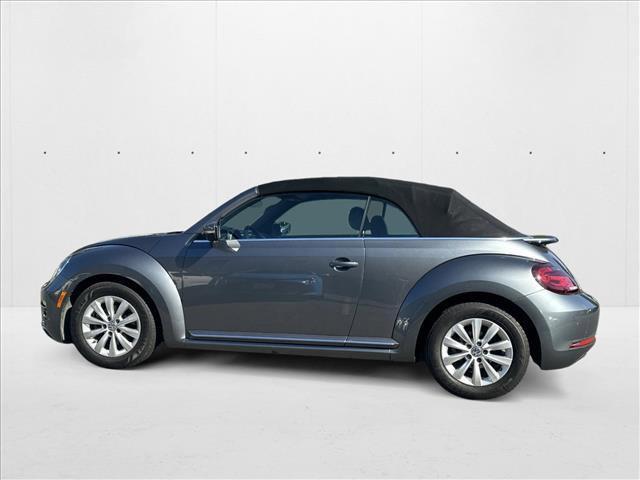 Photo of 2018 Platinum Gray Metallic/Black Roof Volkswagen Beetle