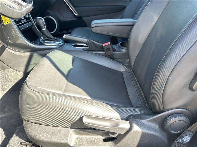 Photo of 2018 Platinum Gray Metallic/Black Roof Volkswagen Beetle
