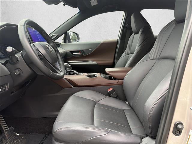 Photo of 2024 Titanium Glow Toyota Venza