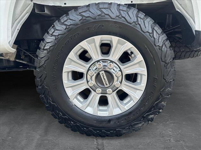 Photo of 2022 Oxford White Ford F-250