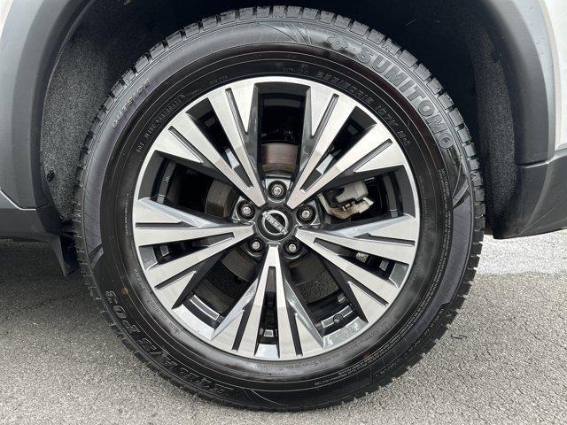 Photo of 2023 Brilliant Silver Metallic Nissan Rogue
