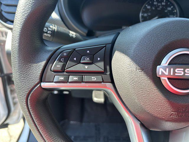 Photo of 2024 Aspen White Tricoat Nissan Kicks
