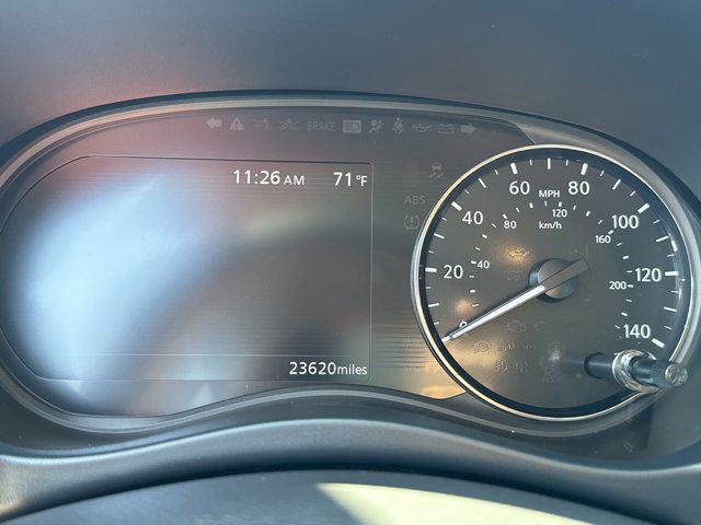Photo of 2024 Aspen White Tricoat Nissan Kicks