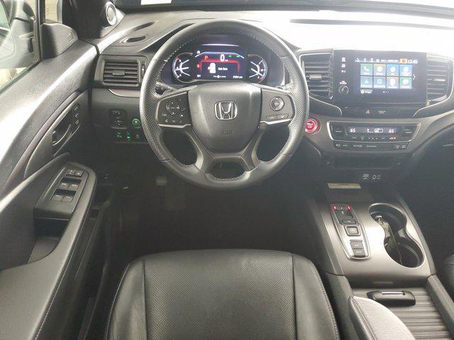 Photo of 2022 Crystal Black Pearl Honda Passport
